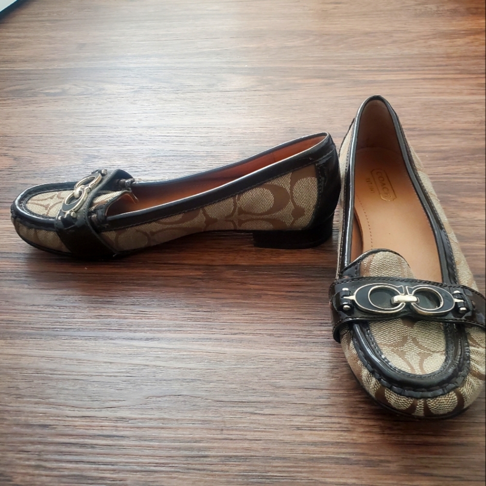 Coach flats